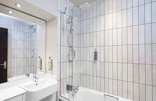 Tower Hill Hotel | Premier Inn London City - Tower Hill