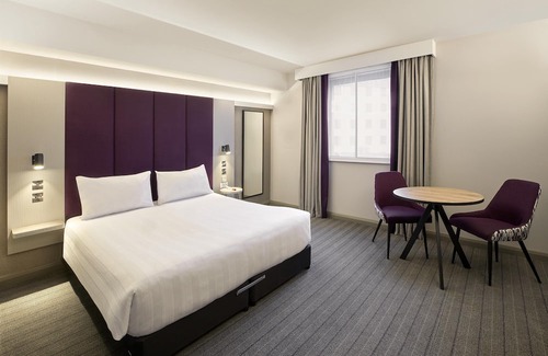 River Hotel | Premier Inn London Dagenham