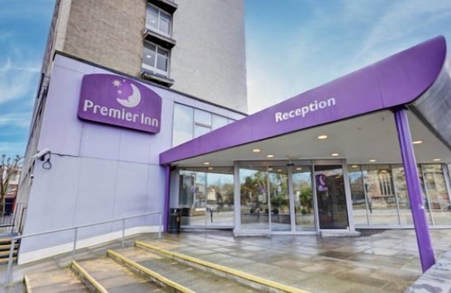 Palace Riverside Hotel | Premier Inn London Putney Bridge
