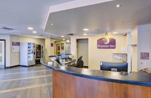 Palace Riverside Hotel | Premier Inn London Putney Bridge