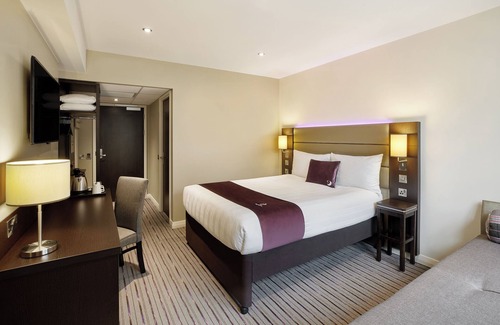 West Ruislip Hotel | Premier Inn London Ruislip