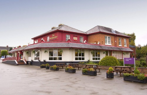 Davenham Hotel | Premier Inn Northwich South