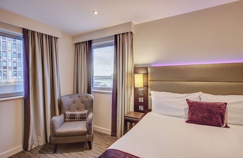 Portsmouth Hotel | Premier Inn Portsmouth Dockyard