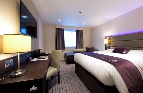 Slough Hotel | Premier Inn Slough Central South