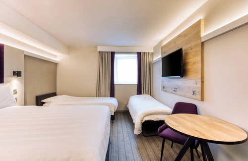 Swindon Hotel | Premier Inn Swindon Town Centre