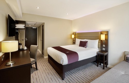Warrington Hotel | Premier Inn Warrington - A49/M62 J9