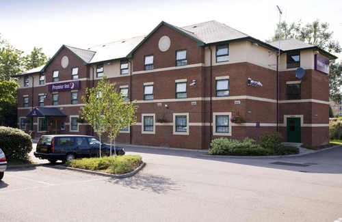Watford Hotel | Premier Inn Watford North