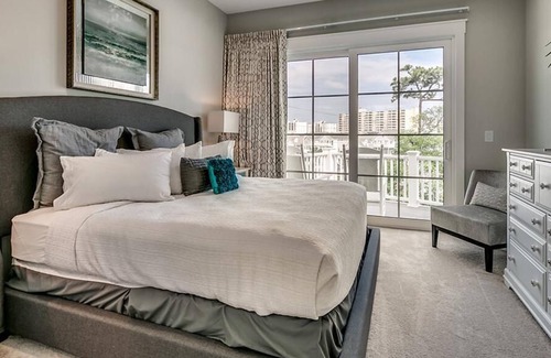 Windy Hill Resort | Premier Luxury Retreat with Dual Patio Decks