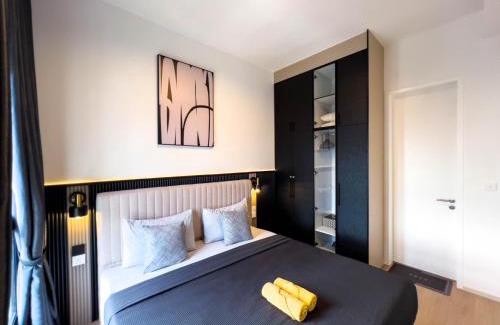 Bangsar South Apartment | Premier Stay KL - Bangsar South - King Bed - Work Space - Near LRT, VE, Conexxion