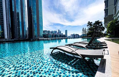 Bangsar South Apartment | Premier Stay KL - Bangsar South - King Bed - Work Space - Near LRT, VE, Conexxion