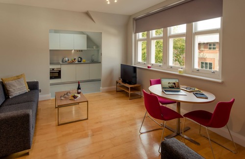Reading City Centre Apartment | PREMIER SUITES Reading