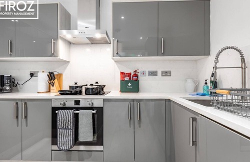 Rushmoor District Apartment | Premium 1 bed 1 bath APT in Aldershot