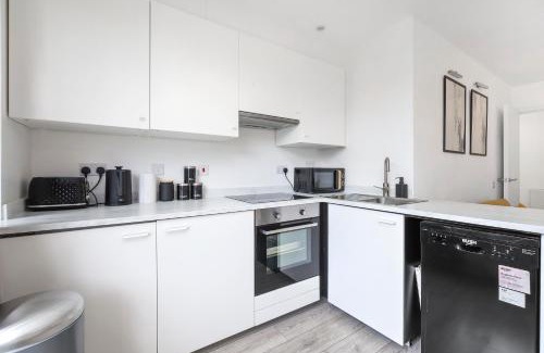 Deptford Apartment | Premium 3 bedroom Apartment 5 minutes to Central London Enjoy Cashback for all September Stays