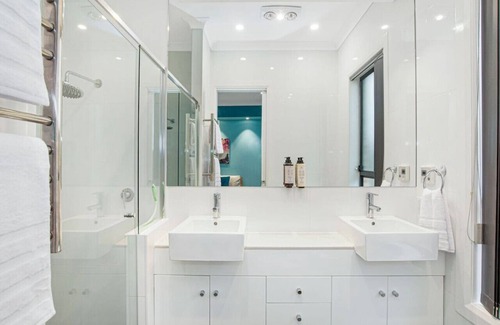 Grange House | Premium 4 Bedroom Home near Beach & Golf Club