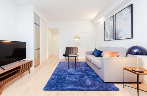 San Juan Bautista Apartment | Premium Accomodation in La Rosaleda - Madrid