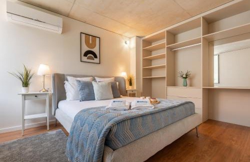 Paranhos Apartment | Premium Apartments with Garage by HostWise