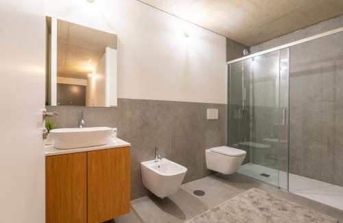 Paranhos Apartment | Premium Apartments with Garage by HostWise