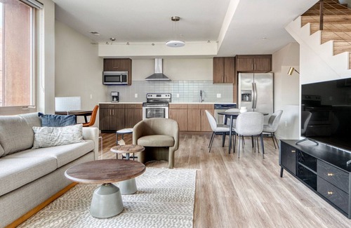 Capitol Hill Apartment | Premium Capitol Hill 2BR w/ W/D, 4 blocks to Cheesman Park, by Blueground