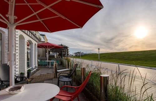 Norderney House | Premium Deluxe DZ. w. Sea view, shower/WC, breakfast - Hotel Garni Strandvilla an