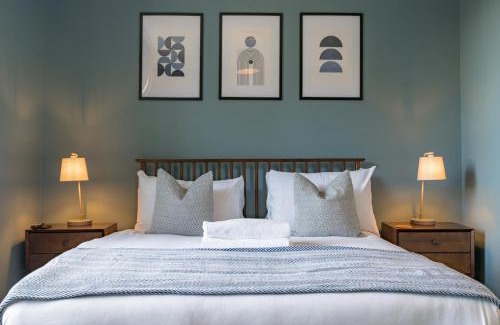 Clifton House | Premium Designer 4 Bedroom Home in Clifton - 3 Bathrooms & Cinema Room
