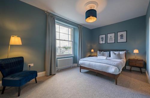 Clifton House | Premium Designer 4 Bedroom Home in Clifton - 3 Bathrooms & Cinema Room