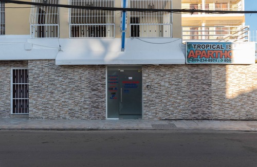 Corales del Sur Apartment | Premium Double Room Fridge & Gated Parking