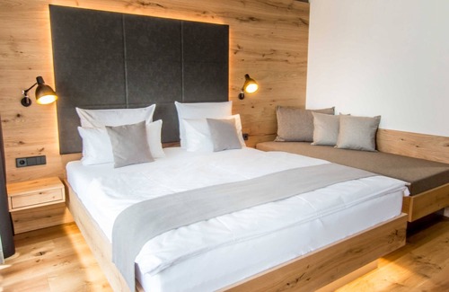 Markdorf Ski Chalet | Premium double room - Wirthshof 4* hotel | Chalets by Lake Constance