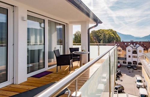 Mondsee House | Premium double room with terrace - Hotel Krone
