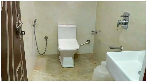 Maharana Pratap Nagar Hotel | Premium Facilities Hotel R A T R E E - Comfortable and Serene Stay