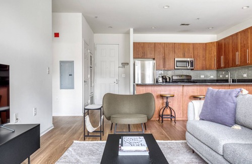 Hoboken Apartment | Premium Hoboken 2BR w/Gym, Pool & Lounge, near waterfront, by Blueground