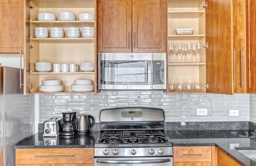 Hoboken Apartment | Premium Hoboken 2BR w/Gym, Pool & Lounge, near waterfront, by Blueground
