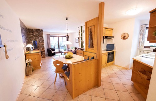 Untergrainau Apartment | Premium holiday apartment "Maiglöckerl" with fantastic mountain view in the Zugs