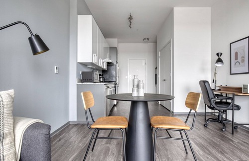Logan Square Apartment | Premium Logan Square 1BR w/Roof Deck & Gym, 1 block to L, by Blueground