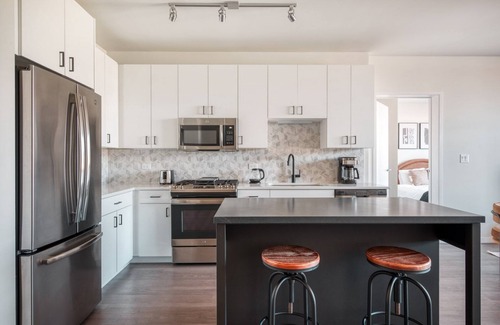 Logan Square Apartment | Premium Logan Square 2BR w/ Pool, Lounge & Gym nr L, by Blueground