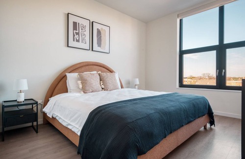 Logan Square Apartment | Premium Logan Square 2BR w/ Pool, Lounge & Gym nr L, by Blueground
