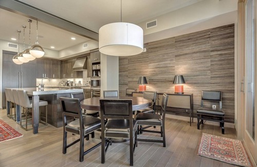 Deer Valley Apartment | Premium One Bedroom Studio Apartment Hotel by Redawning