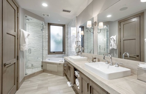 Deer Valley Apartment | Premium One Bedroom Studio Apartment Hotel by Redawning