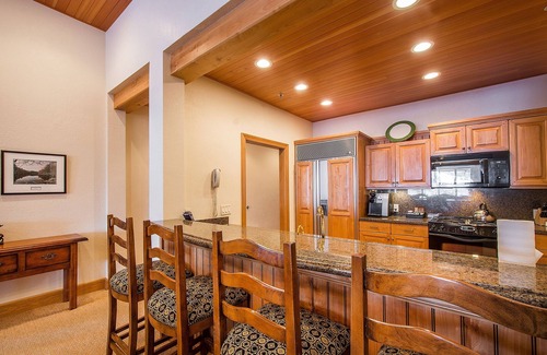 Deer Valley Condo | Premium One Bedroom Townhouse 1 Apartment Hotel by RedAwning