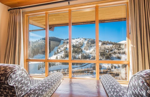 Deer Valley Condo | Premium One Bedroom Townhouse 1 Apartment Hotel by RedAwning