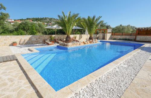 Murter Apartment | Premium Penthouse with SeaView and Swimmingpool - top location