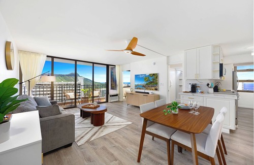 Waikiki Apartment | Premium Remodeled Condo with Ocean View and Parking