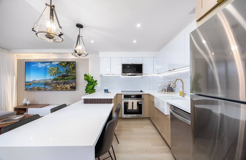Waikiki Apartment | Premium Remodeled Condo in Waikiki with 2 Beds and Parking