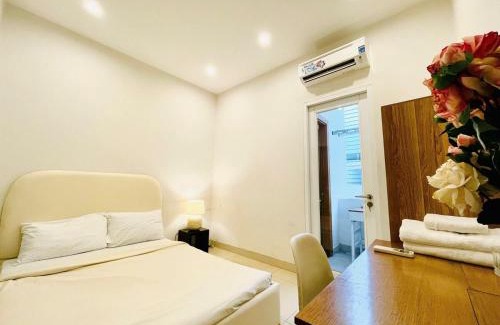 Tan Thuan Dong Apartment | Premium Room with Balcony - Free Pick Up Airport and laundry