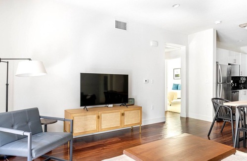 Renaissance Apartment | Premium San Jose 3BR w/ W/D, Pool, Gym, BBQ, near freeways, by Blueground