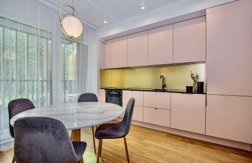 Haabersti Apartment | Premium Seaside Escape with Forest View and Free Parking