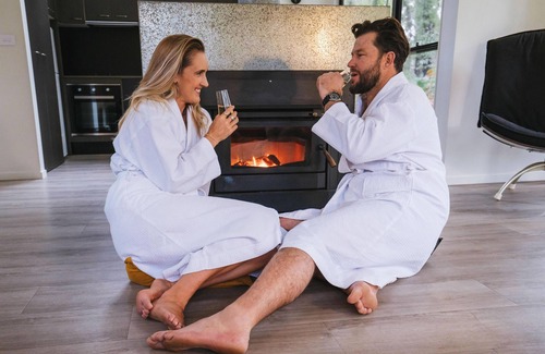 Broulee Villa | Premium Spa Bower - Premium Spa Bower for a couple