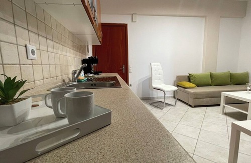 Paralia Ofryniou Apartment | Premium Suites
