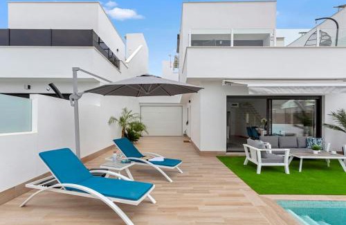 San Pedro del Pinatar Apartment | Premium Villa Mia heated pool