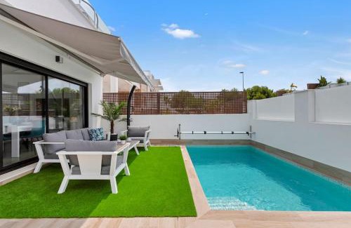 San Pedro del Pinatar Apartment | Premium Villa Mia heated pool