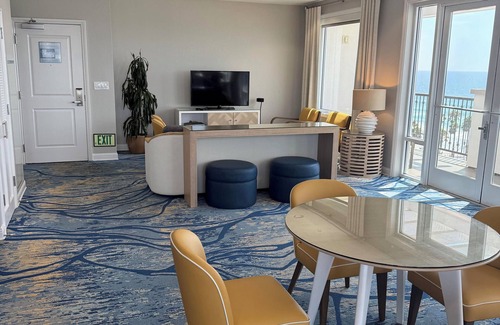 Townsite Hotel | Presidential Suite - 4-bedroom awesome hotel suite in fabulous Oceanside